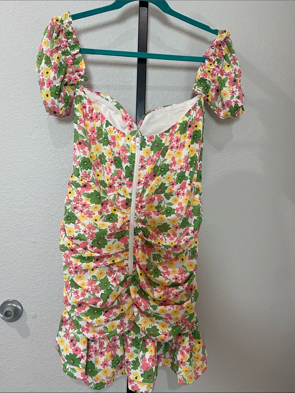 Fashion Nova Pink, Green & Yellow Floral Tie-Front Puff Sleeve Mini Dress💝🌸💐🌿 - Picture 3 of 10
